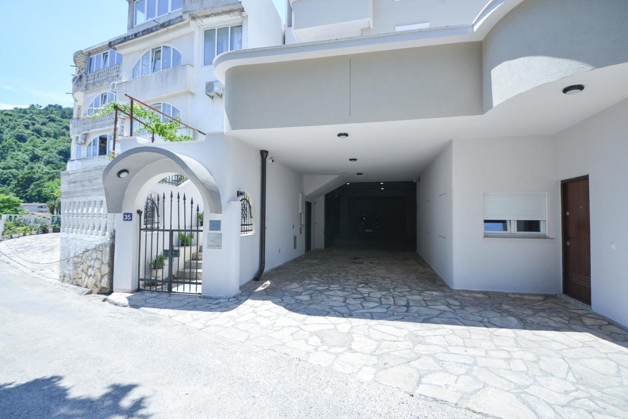 Harmonia Hills
